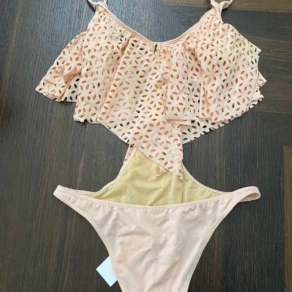 Shay Todd Eyelet Handkerchief Coral Peach Blush Monokini One piece Sz L - Picture 2 of 5
